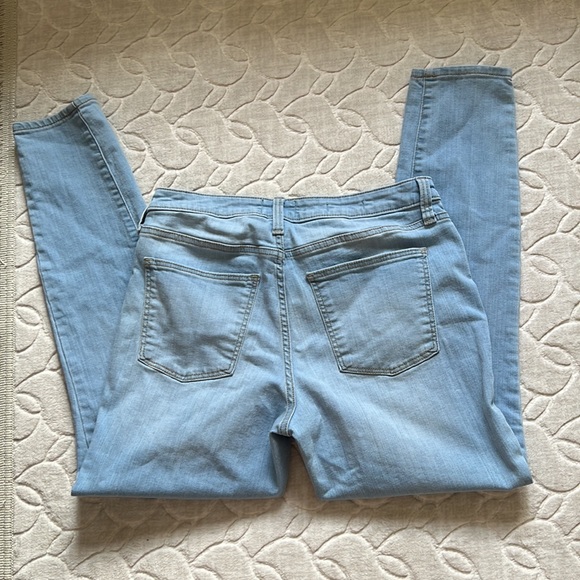 Universal Thread Mid Rise Skinny Jeans 8/29 R - Picture 14 of 14